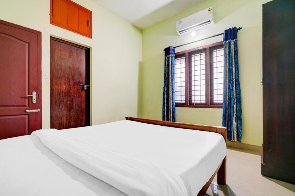 Shalom Palace Kochi Exterior photo